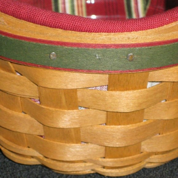 LONGABERGER 2005 CHRISTMAS BASKET WITH HOLIDAY STRIPE LINER & PROTECTOR - Picture 7 of 11
